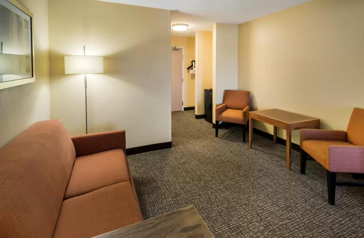 Quality Inn & Suites בוזמן מראה חיצוני תמונה